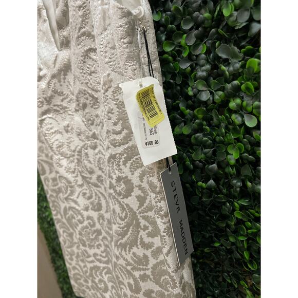 Steve Madden, Silver, White Dress, Women’s Size 8 - Picture 4 of 10